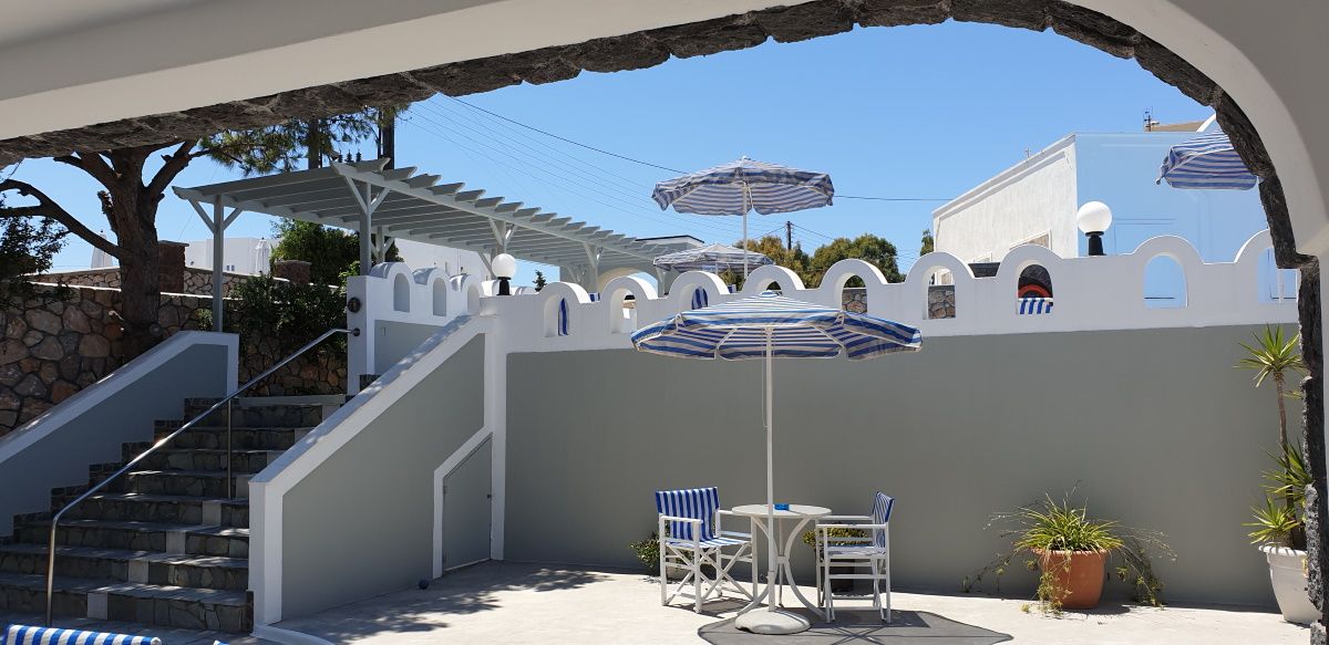 Terrasse und Umgebung der Pension Atlas
